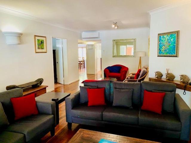 Beachview Apartments At Villa Paradiso Palm Cove Extérieur photo