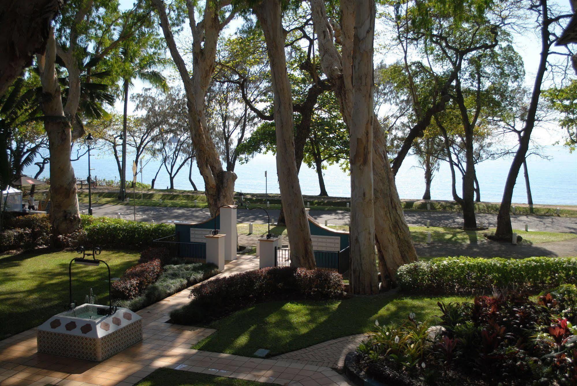 Beachview Apartments At Villa Paradiso Palm Cove Extérieur photo